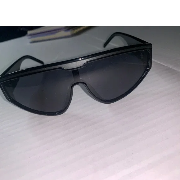 Carolina Lemke X Kim Kardashian West Black Shield Sunglasses - Picture 7 of 7